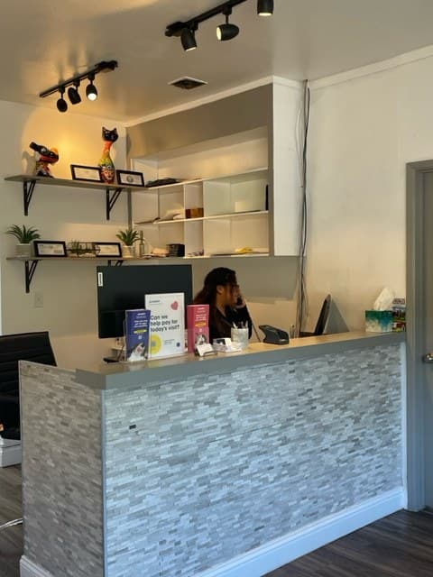 Reception desk at Green Valley Animal Hospital